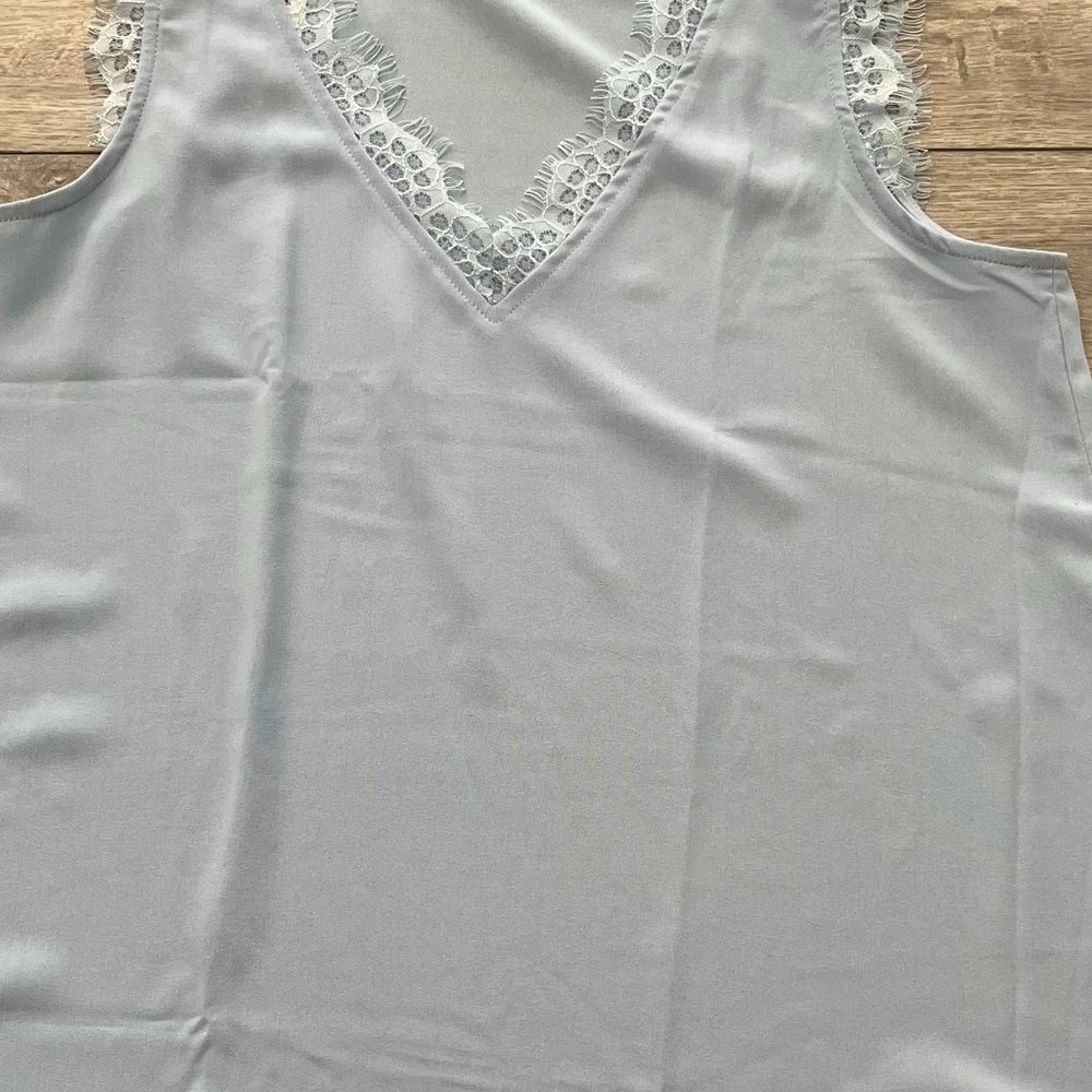 HARHAY blue lace tank size medium